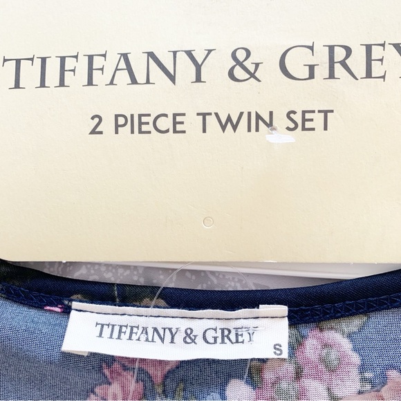 Tiffany & Grey Two Piece Top & Skirt Set Size Small - Picture 2 of 4